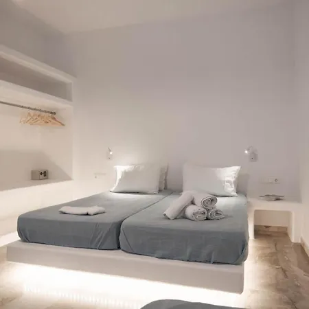 Paros Romantic Retreats-a Step Away From The Beach Mini-hôtel Ambelas