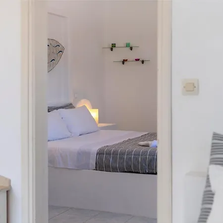 Paros Romantic Retreats-a Step Away From The Beach Mini-hôtel Ambelas