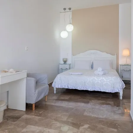Paros Romantic Retreats-a Step Away From The Beach Ambelas